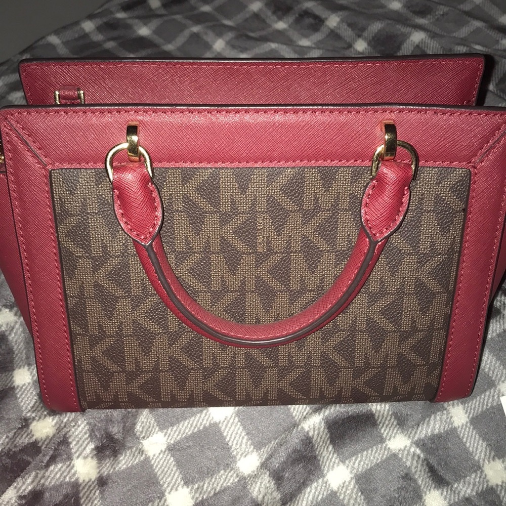 Michael Kors Purse - Picture 7 of 8